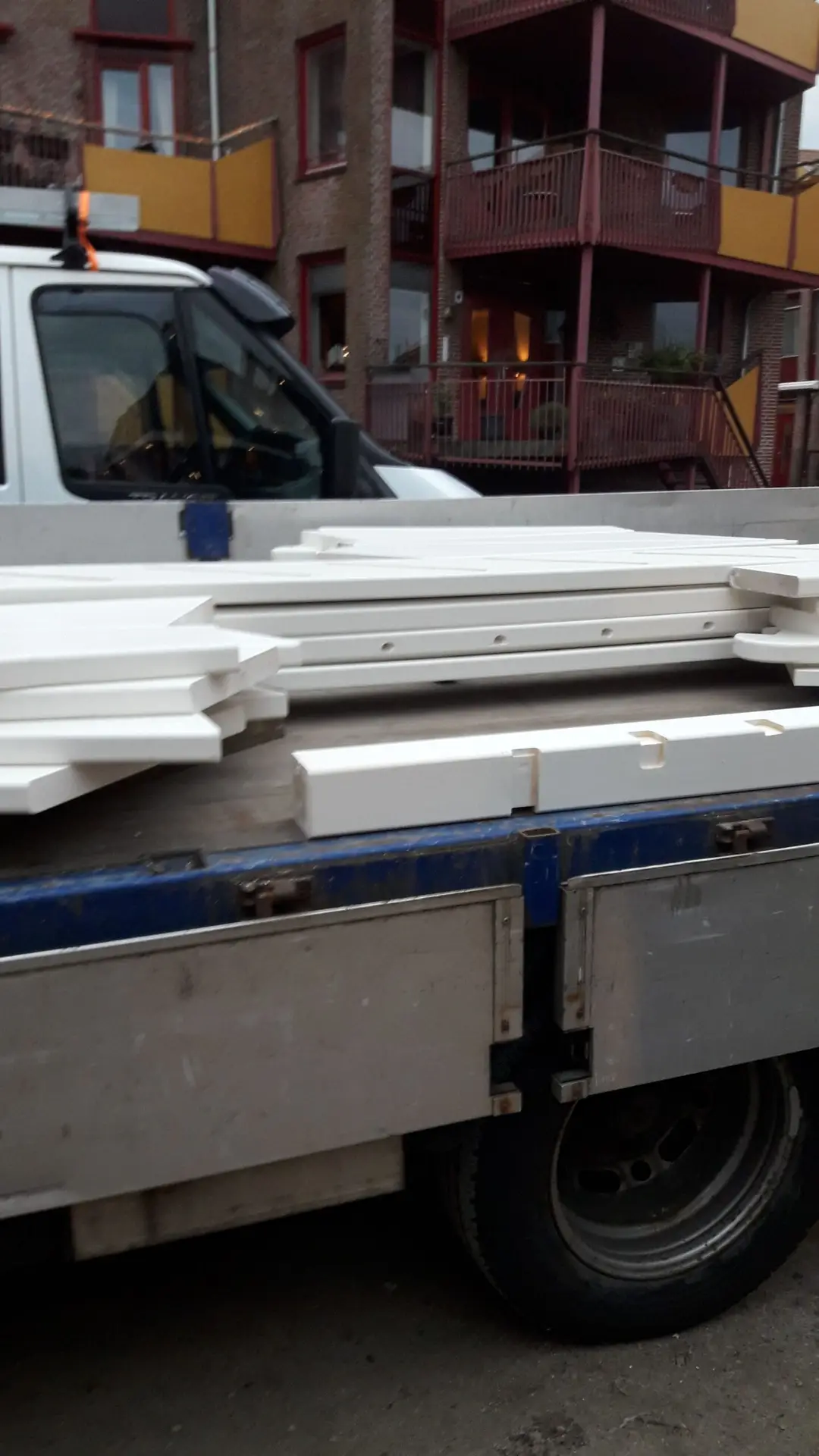 trap-installatie-door-stokvisbouw-foto-1