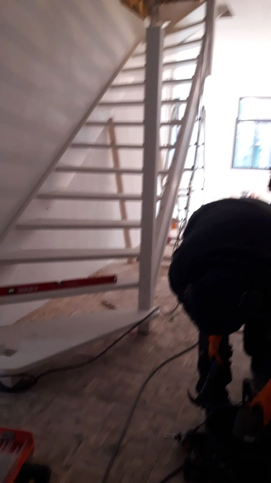 trap-installatie-door-stokvisbouw-foto-2